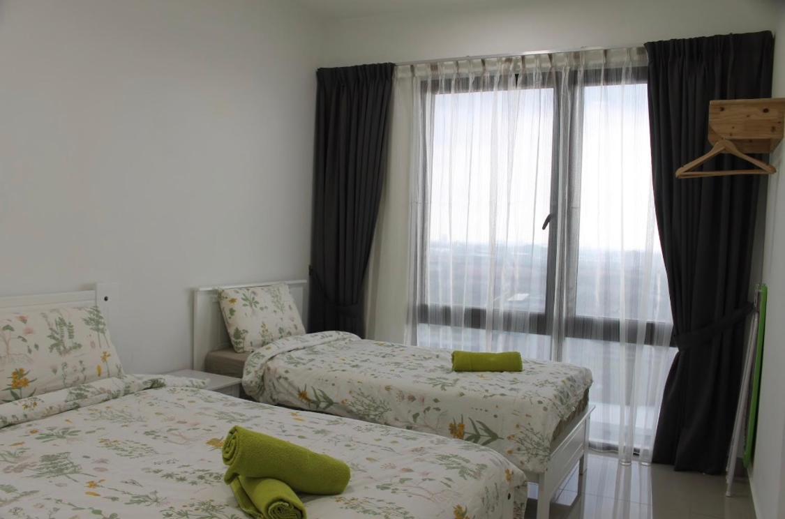 2-bedroom Apartment@trefoil Setia Alam Apartment